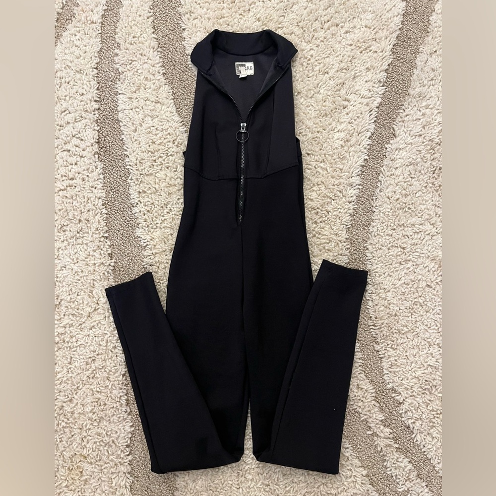 Sleeveless Collared Stretchy Black Jumpsuit